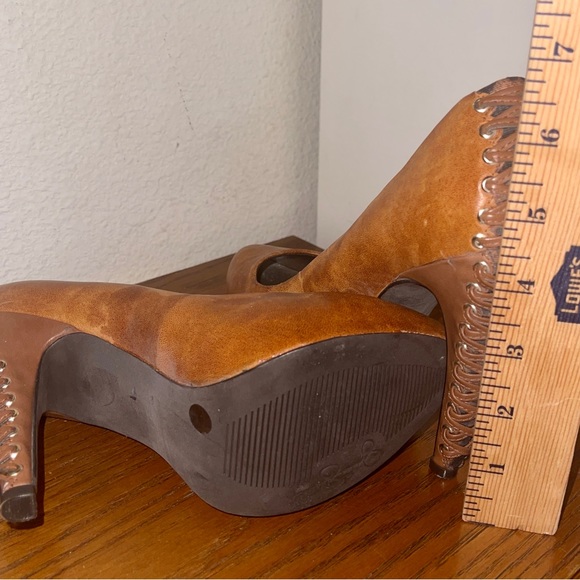 Lace up Leather Heel Pumps - Picture 4 of 5